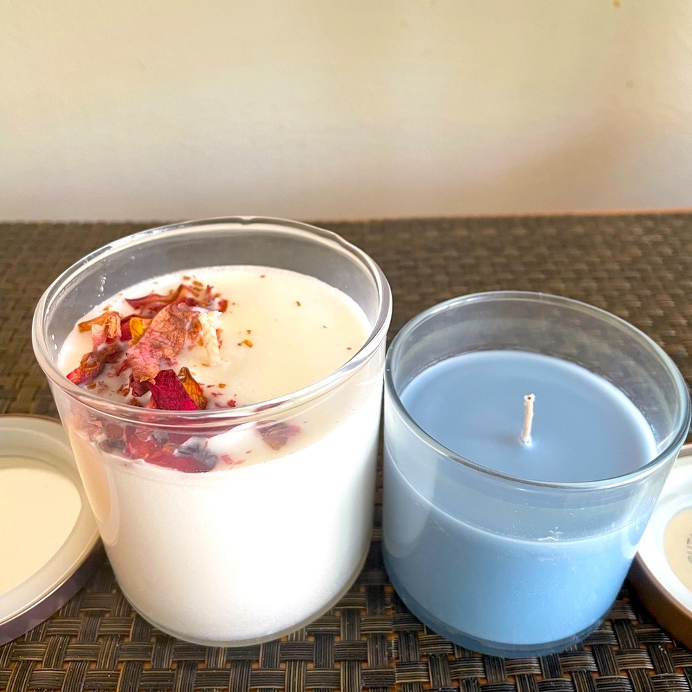Set of 2 Soy Wax Scented Candles - Rose & Cozy Flannel